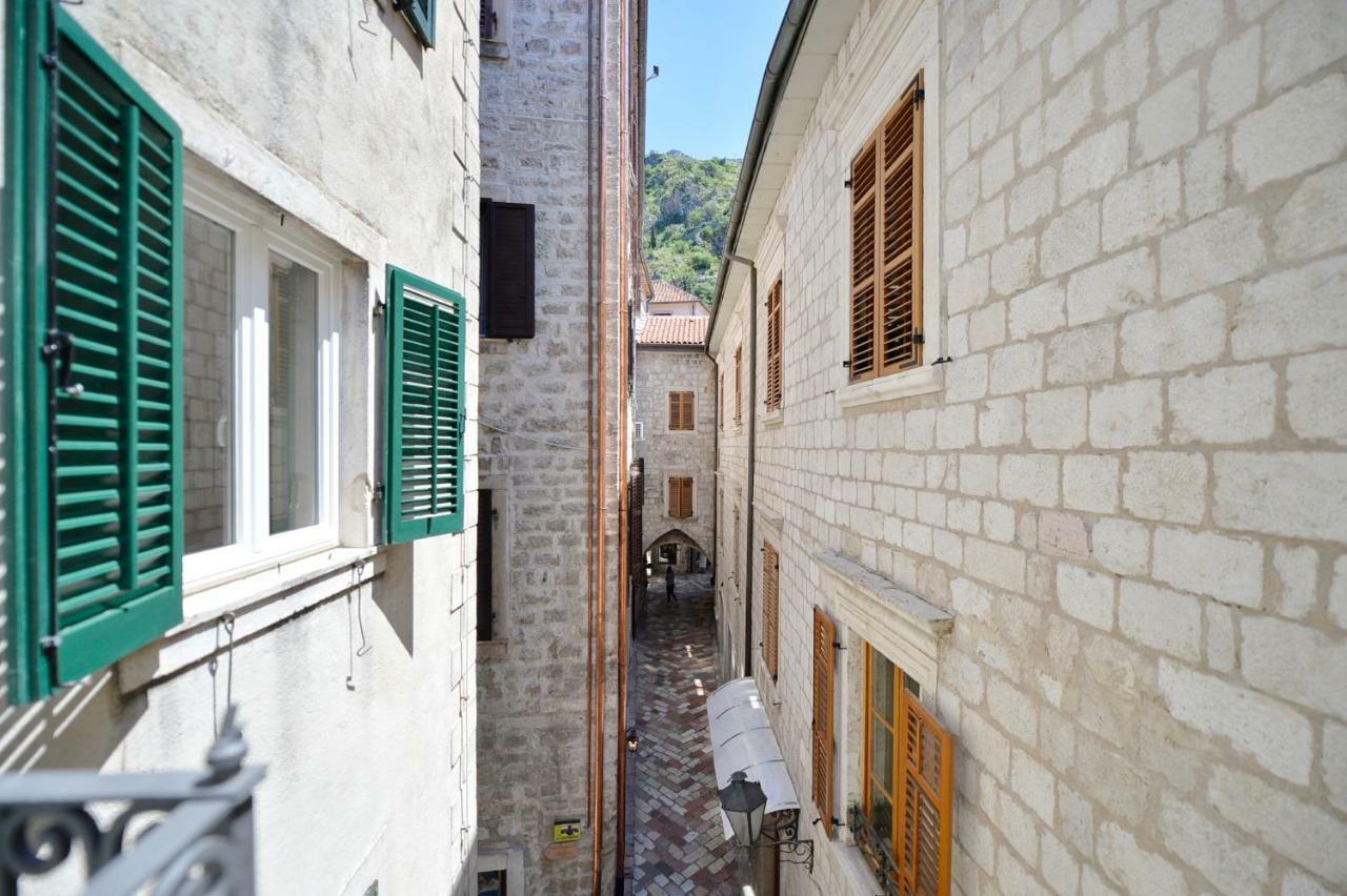 Apartmani Art Karampana Kotor Exterior photo